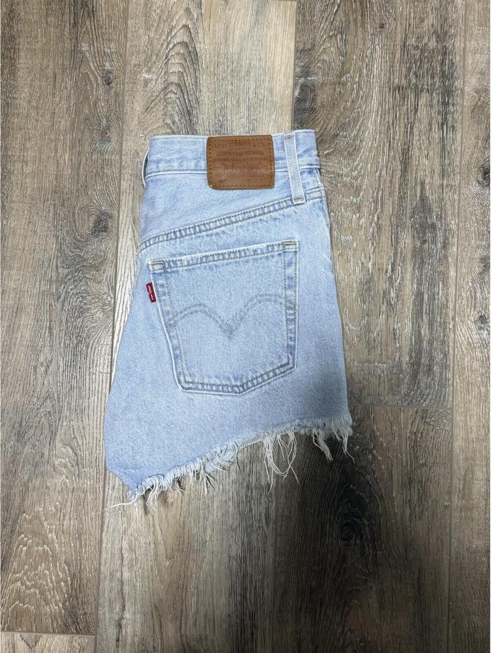 Levi’s 501 High Waisted Denim Shorts Cutoff Distressed Lightwash 26 Boho Classic